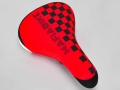 mafiabikes-checkerboard-siodełko-seat-sattle-rowerowe-fahrrad-wheelie-red (6).jpg