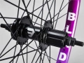 mafiabikes blad 27.5 komplet kół rowerowych Laufradsatz wheelie wheel set geared purple (2).webp