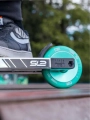 core-sl2-hulajnoga-wyczynowa-stunt-scooter-freestyle-kolobezka-chrome-teal (3).webp