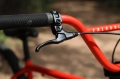 fairdale-taj-rower-fahrrad-kolo-cruiser-wheelie-fire-red (5).webp