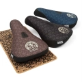 bsd-grime-fat-bmx-siodelko-seat-sattel-sedlo-pivotal-black-blue (2).webp