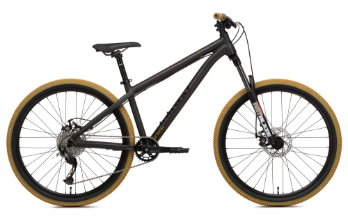 ns-bikes-clash-26-dirt-pump-rower-fahrrad-rad-kolo-bike-black (1).webp