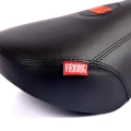 Fiend-mills-fat-bmx-siodelko-seat-sattel-sedlo-pivotal-black (3).webp