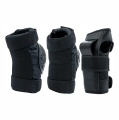 core-junior-triple-pad-set-ochraniacze-kolan-lokci-knie-ellenbogen-handgelenkschoner-black (3).webp