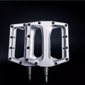 dartmoor-thunder-bmx-mtb-dirt-pedaly-pedale-pedals-mirror-silver (6).webp