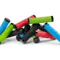 dartmoor-roots-lock-on-mtb-dirt-grips-gripy-griffe-w-all (1).webp