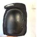 rekd-ramp-ochraniacze-kolana-knieschoner-chranice-kolen-knee-pads-black-out .webp